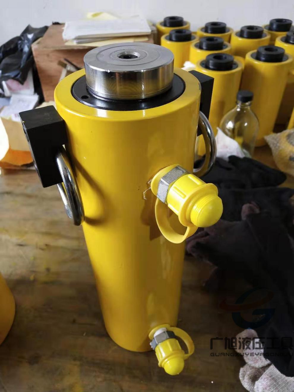 适用于大吨位双回路液压千斤顶30t50t100t200t300t320t液压油缸起重