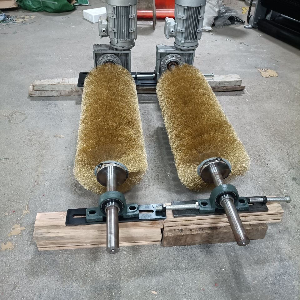 电动滚刷清扫器皮带输送机毛刷水泥厂焦化厂煤矿旋转式毛刷清理器1400