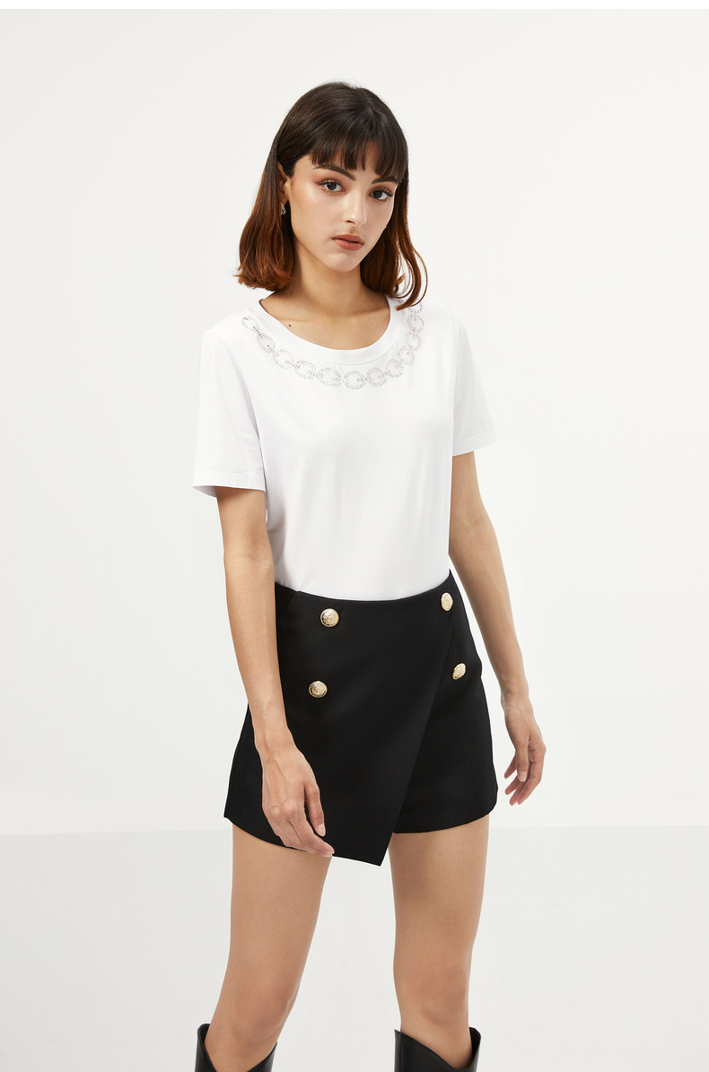 女装 t恤 bebe bebe新品女士基础款领口烫钻短袖t恤380302 本白 xs