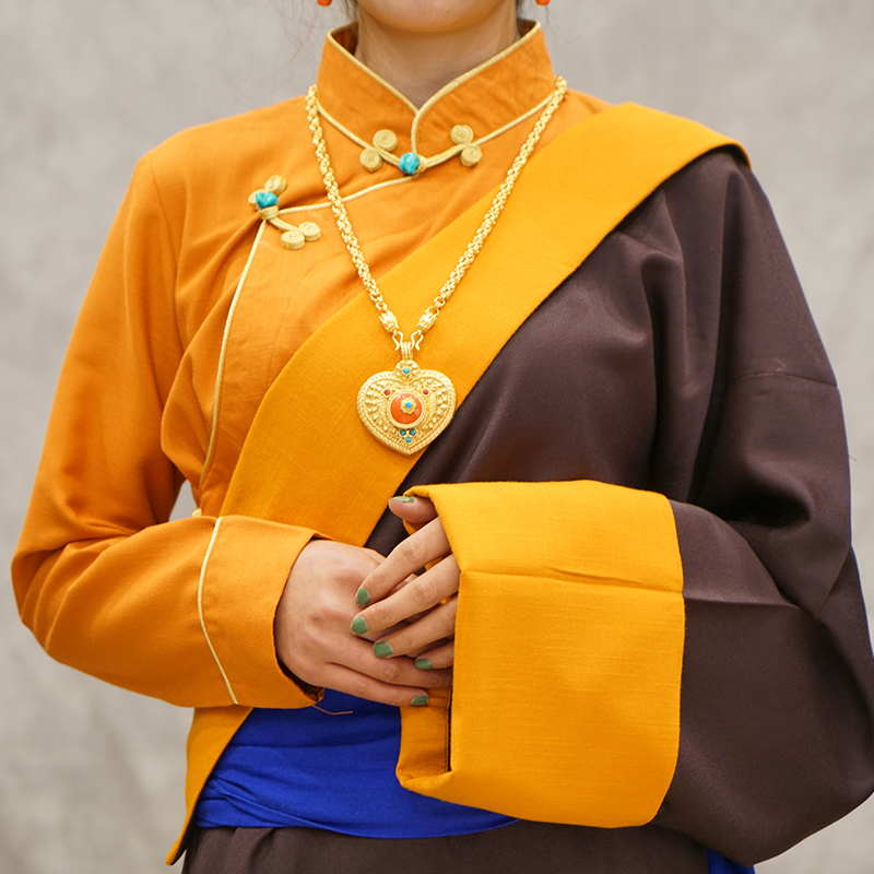 康巴藏袍女2021新款藏族服饰夏藏服藏装拍摄服女士生活装 紫红藏袍