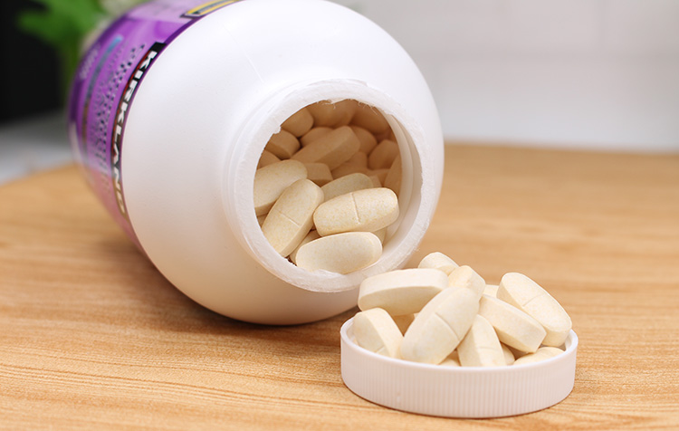 张图的颜色明显不同kirkland的维骨力今年比较多的有颜色不均一的情况