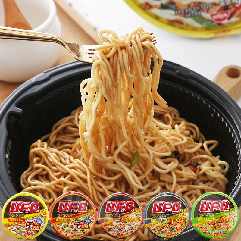 日清ufo飞碟炒方便拌面海鲜牛肉鱿鱼味日式碗面