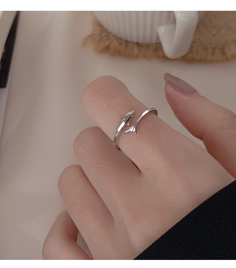 925银小海豚戒指女轻奢小众设计时尚食指戒个性可调节ins潮指环925银
