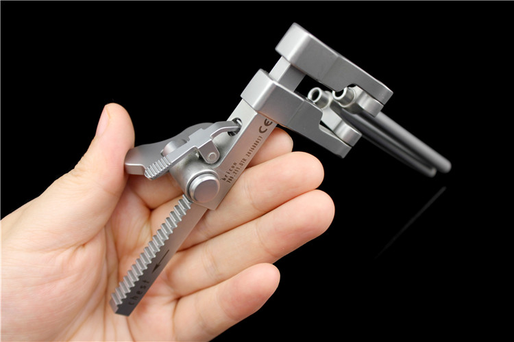 骨科器械 脊柱 颈椎前路撑开器 变形撑开钳 椎体 平行锁扣牵开器 颈椎