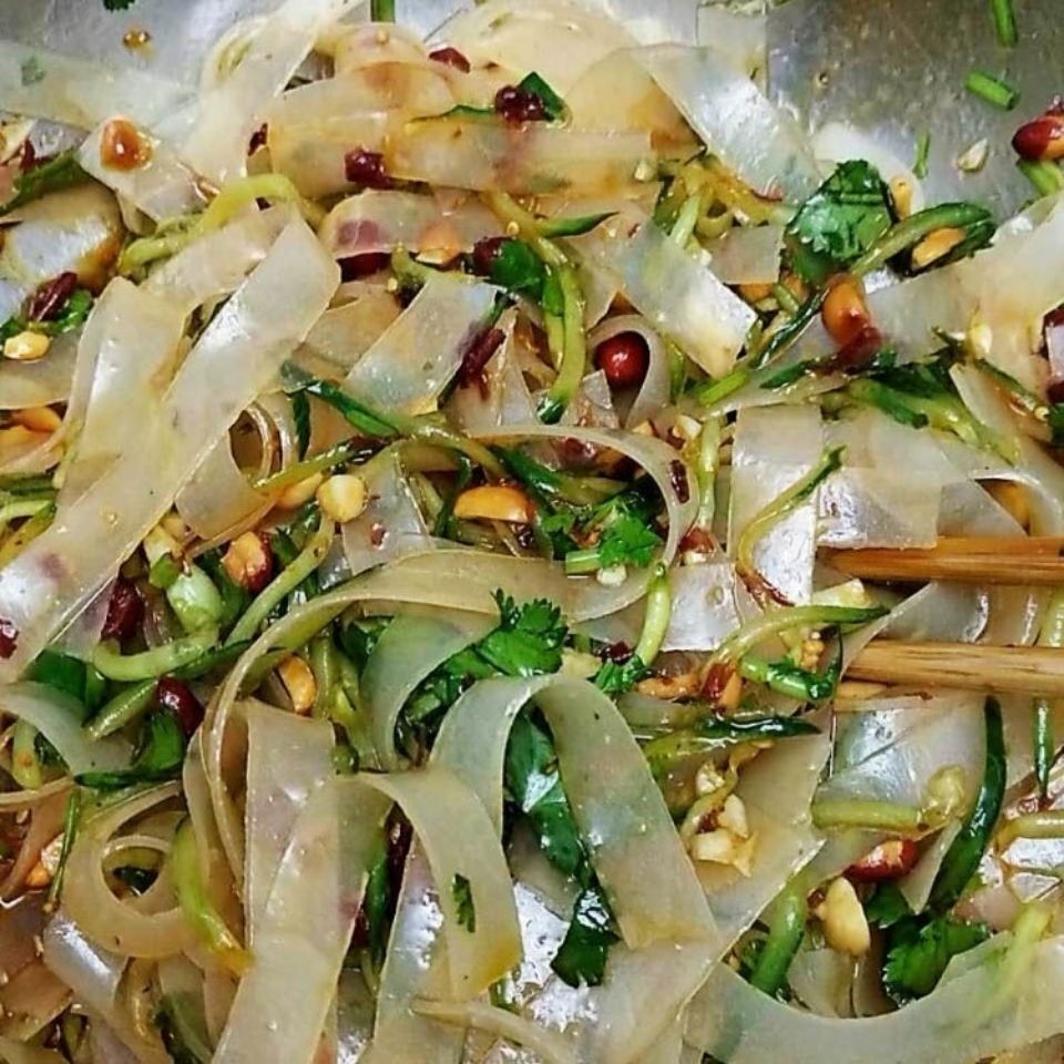 水晶凉皮水晶粉皮绿豆粉皮大拉皮粉条凉拌凉菜脆爽火锅专用红薯拉皮软