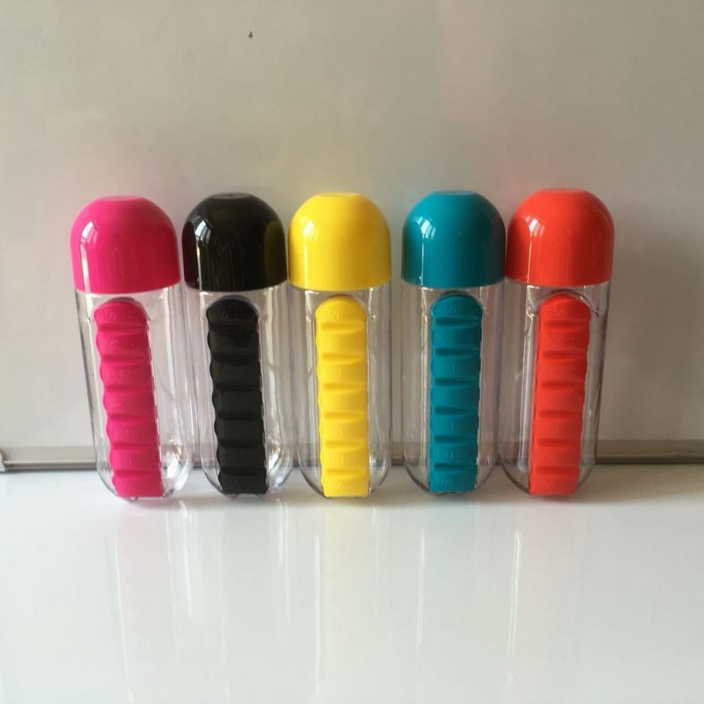 带药盒的水杯带药盒的水杯便携药丸水杯老年人创意智能放药杯便捷出门