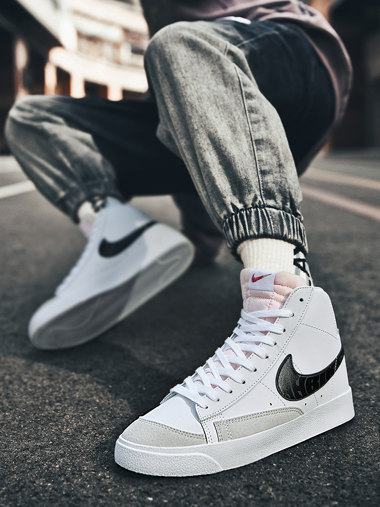 博欧文板鞋开拓者sbdunk电玩像素aj闪电倒钩高帮夜光电竞像素保暖加绒