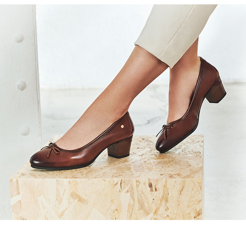 pikolinos派高雁21秋新品牛皮浅口粗跟套脚单鞋pl10713焦糖色35