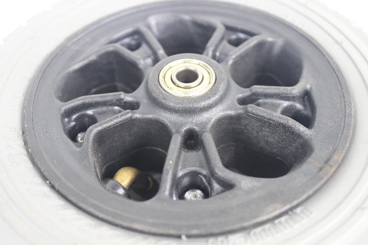 鱼跃yuwell电动轮椅车轮椅车前轮20045110前轮充气前轮总成小前轮