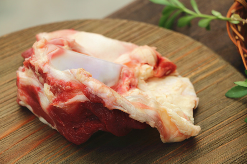 带肉牛膝盖骨新鲜牛窝骨带筋带肉牛膝盖骨窝骨富铭士6斤