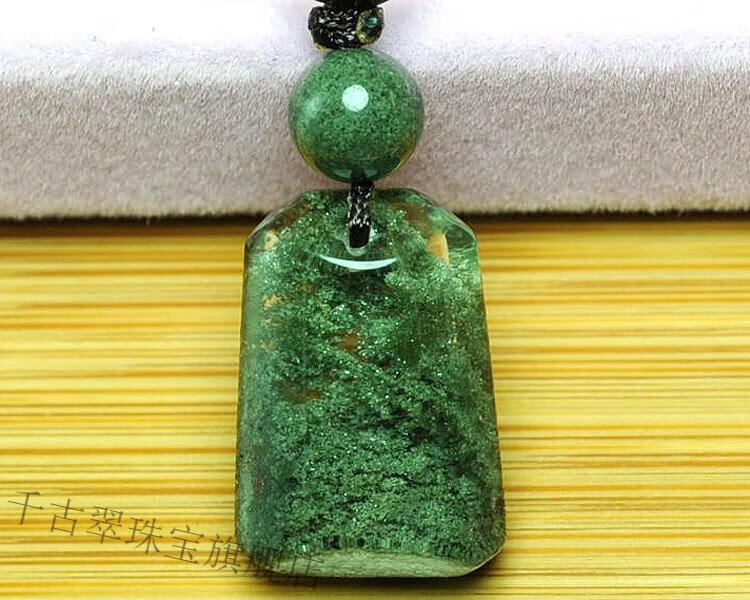 千古翠绿幽灵吊坠水晶绿幽灵聚宝盆千层山金字塔水滴型雕刻吊坠男女款