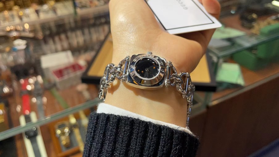 温柔气质淑女风手表高端手表女马蹄扣锁链复古vintage中古表石英女表