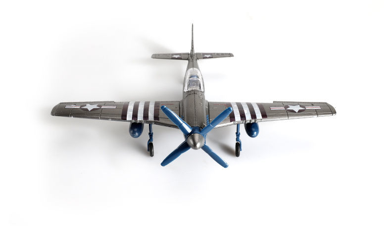 1/48野马战斗机模型p-51 4d拼装飞机模型二战 仿真军事摆件 bf109 6色