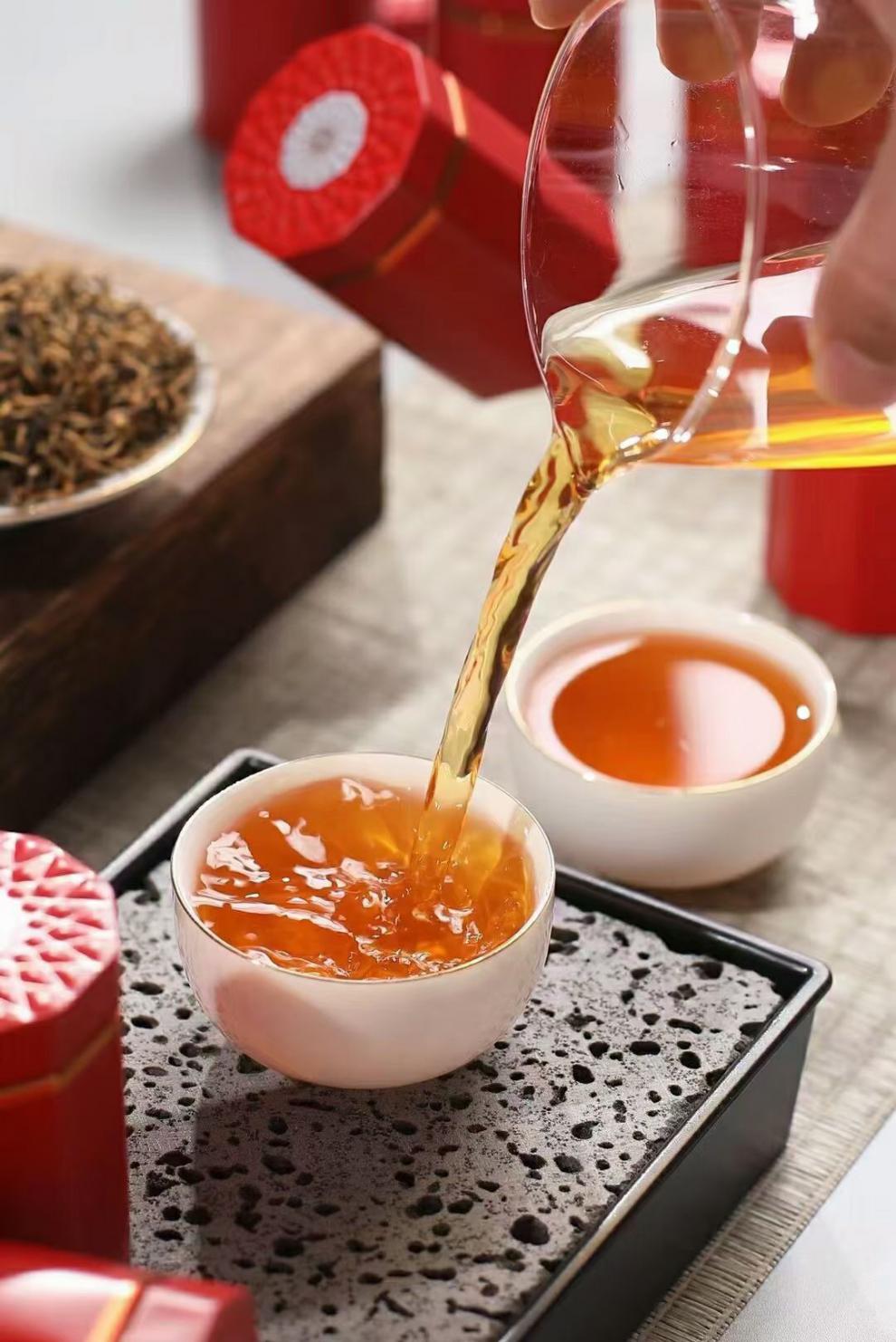 顺丰速运武夷山红茶金骏眉蜜香芽中芽金俊眉黄金芽礼盒装300克小罐子