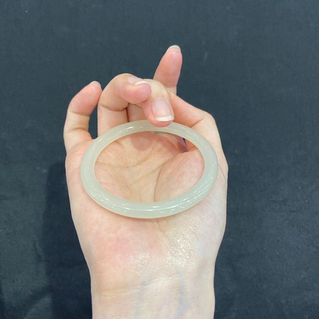 君呈新疆和田玉青玉手镯女款夏玉叮当镯少女圆条细条羊脂玉镯子57cm