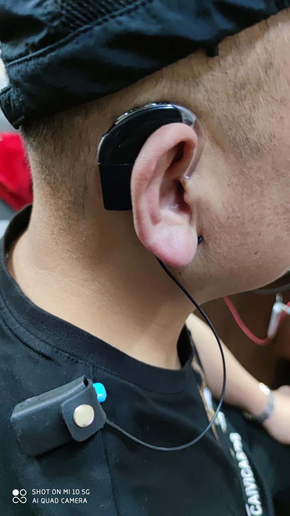 澳大利亚n5(802.810).n6标准充电电池.大容量带线电池 电池套黑色