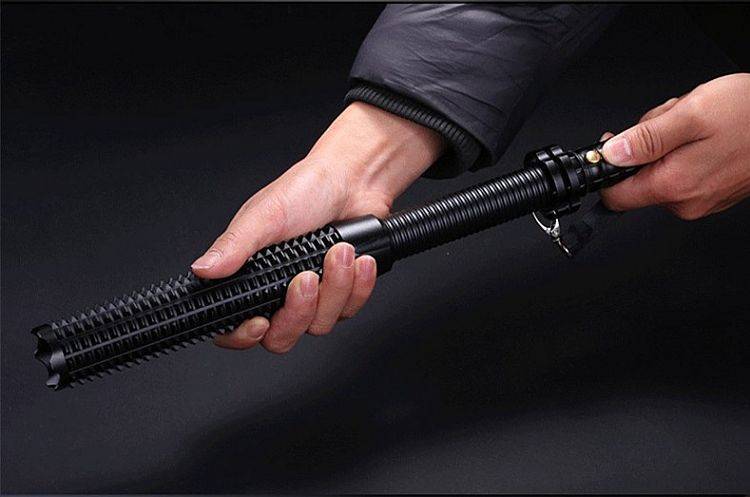 防身兵器库巡逻用自驾防身伸缩变焦狼牙棒l2加长手电筒