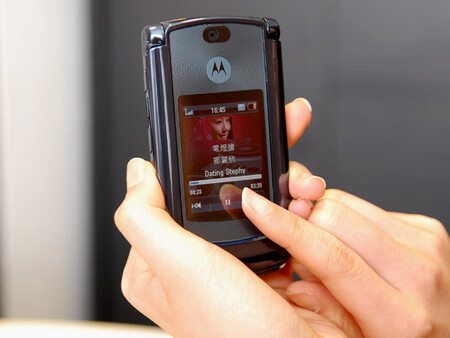motorola/摩托罗拉 v8 9老款经典翻盖三网通备用学生按键老人 v9高贵