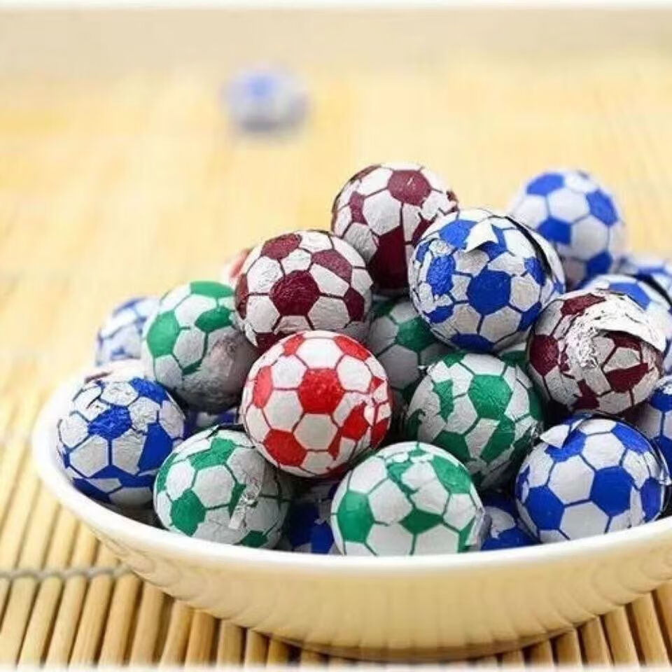 (六一)足球巧克力豆儿时回忆零食小吃 休闲小零食夹心巧克力球糖果