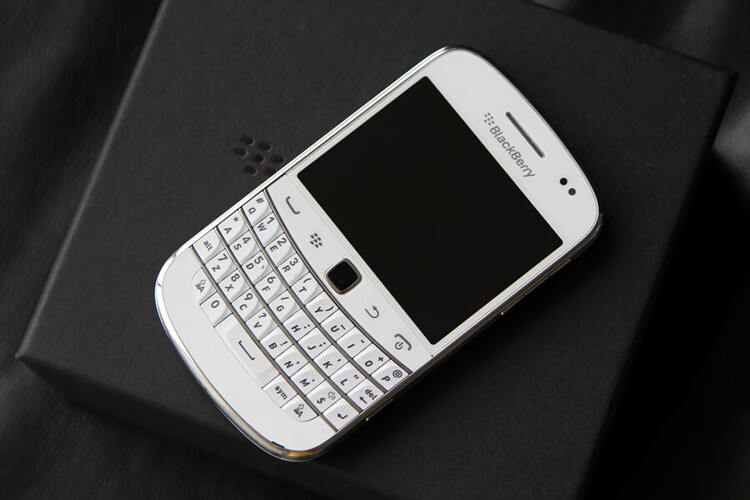 blackberry/黑莓 key2三网通9900戒网手机触屏学生备用机9930 白色
