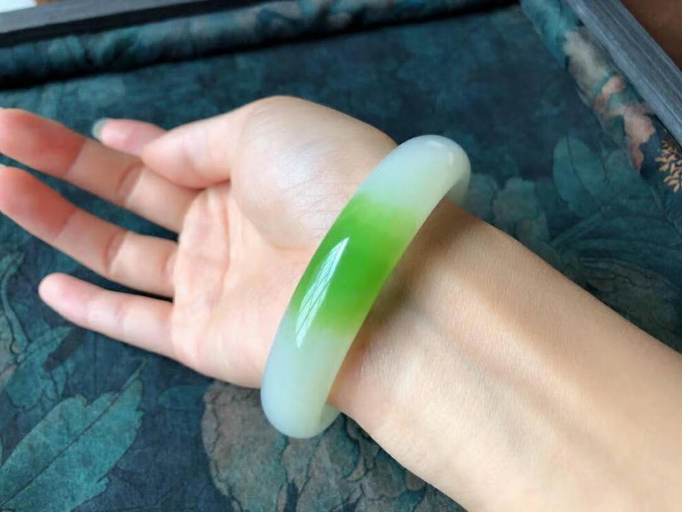 【桃花诺】新疆和田玉羊脂玉手镯青海料翠青飘翠白玉镯子 带证书 内径