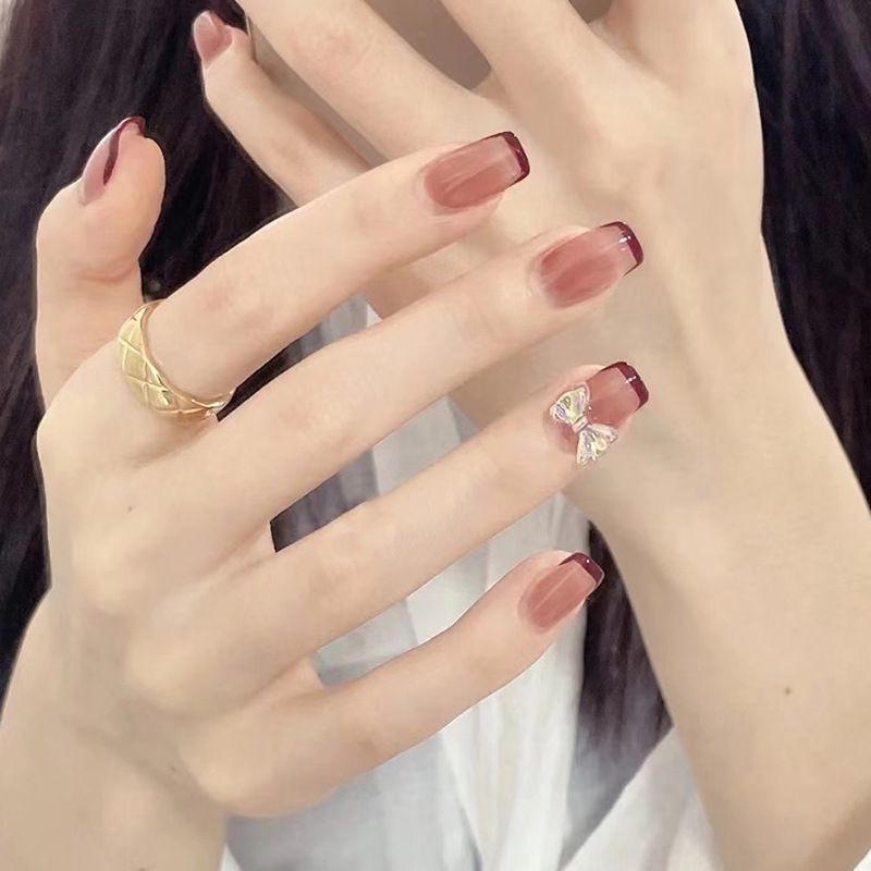 网红同款指甲贴片美甲成品小红书新款可拆卸穿戴美甲带钻猫眼短款假