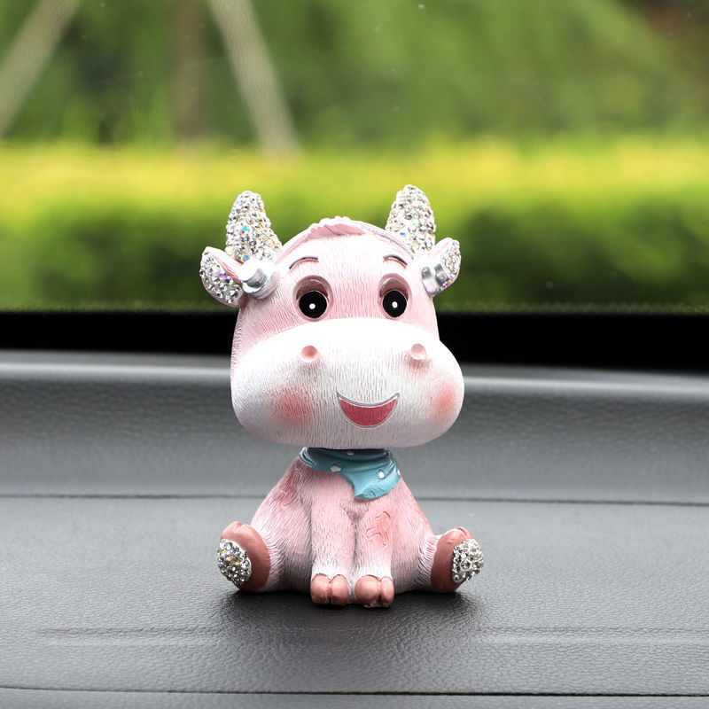 呆萌可爱镶钻摇头小奶牛摆件汽车用品女性摆件装饰用品室内摆件粉色