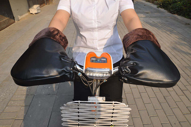 电动车护把套摩托车把套踏板小龟王护手套防风防水暖加绒冬季b款把套