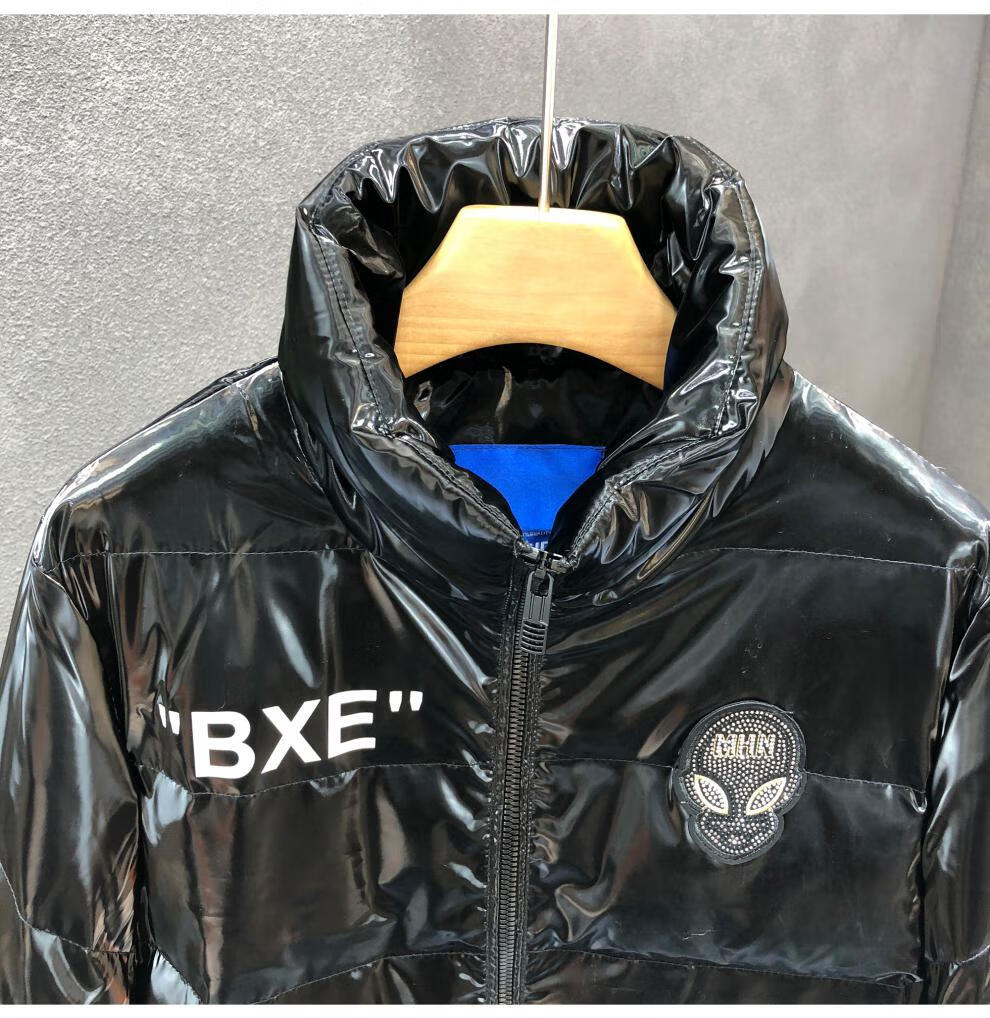 xigongzi香港轻奢潮牌亮面烫钻字母骷髅头羽绒服男款帅气2021年冬季