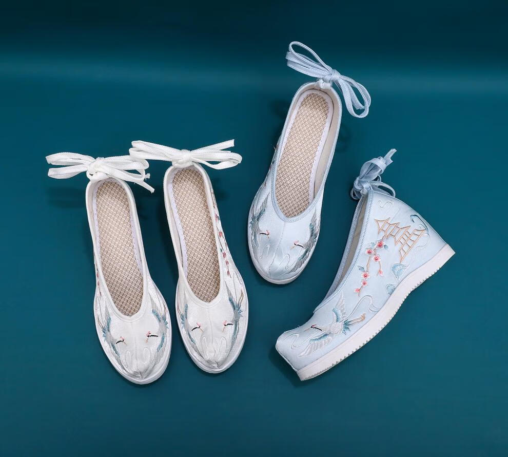 卡辑汉服鞋子女复古汉服配鞋内增高古风鞋子女绣花鞋民族风老北京布鞋