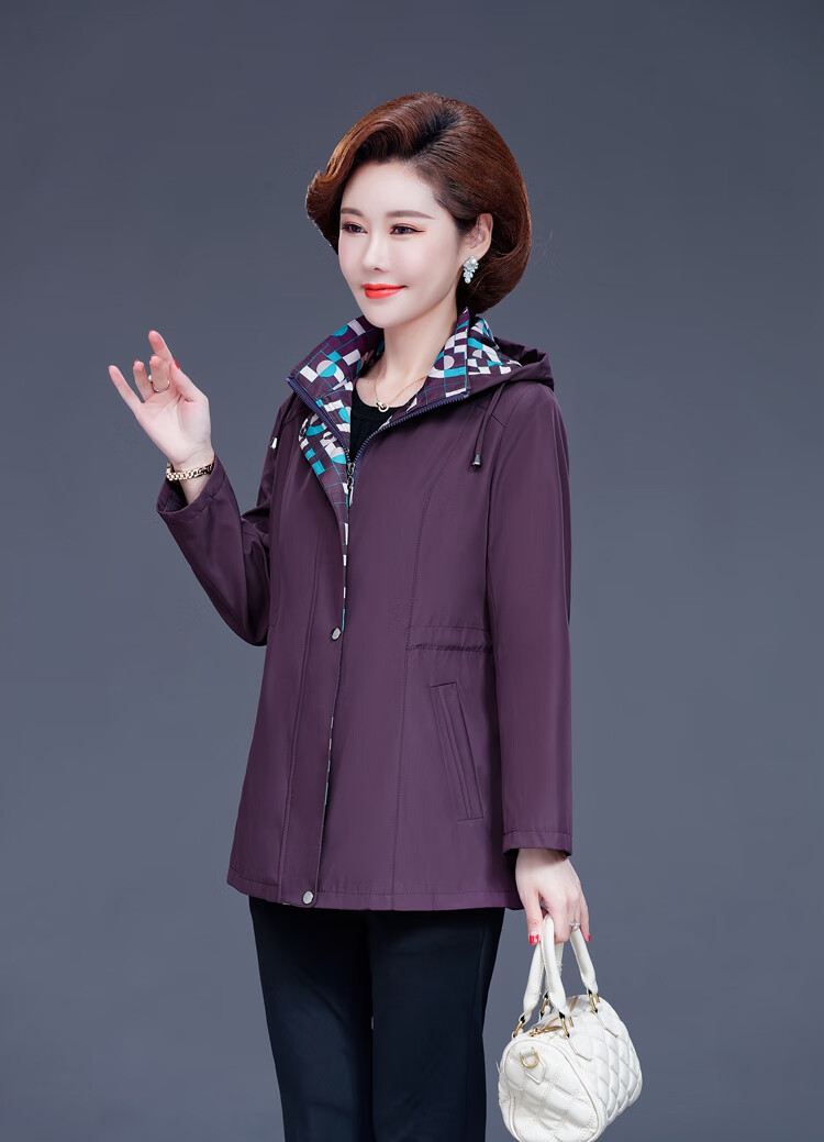 卞风妈妈秋装外套洋气加肥加大码中老年人女春秋季风衣时尚女夹克50岁