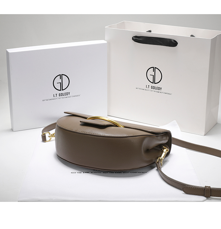 正确版本香港itgdledy真皮感包包女2022新款小众马鞍包女斜挎单肩包包