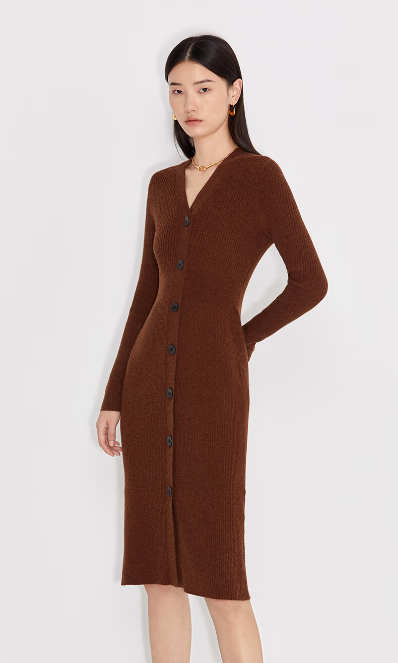 ochirly欧时力新款秋装排扣v领小黑裙长袖针织连衣裙黑色090m