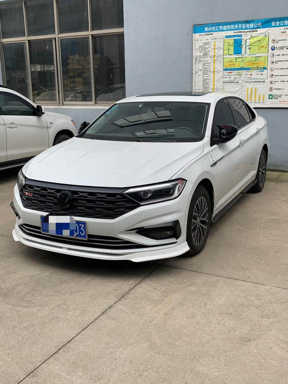 适用于21款速腾侧裙19-新侧围分段式运动款裙边pp材料烤漆亮黑 极地白