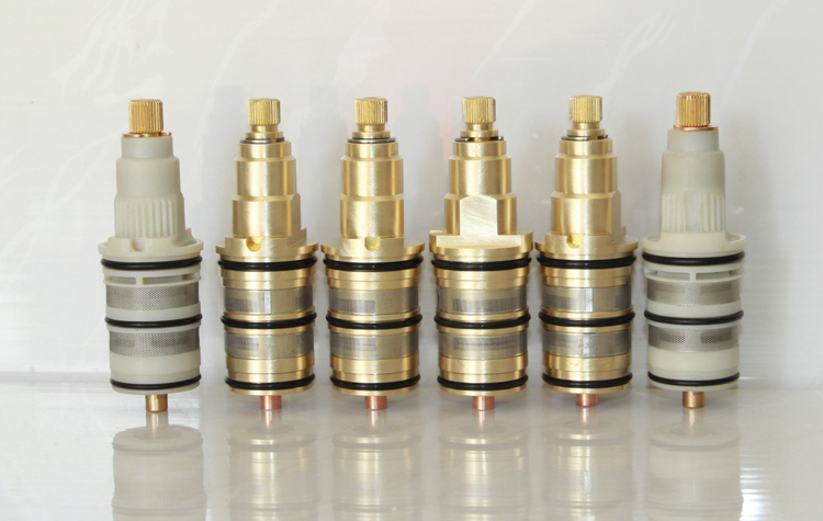 科勒恒温阀芯摩恩恒温阀芯赛道恒温阀芯万耐恒温阀芯全铜阀芯 塑料款