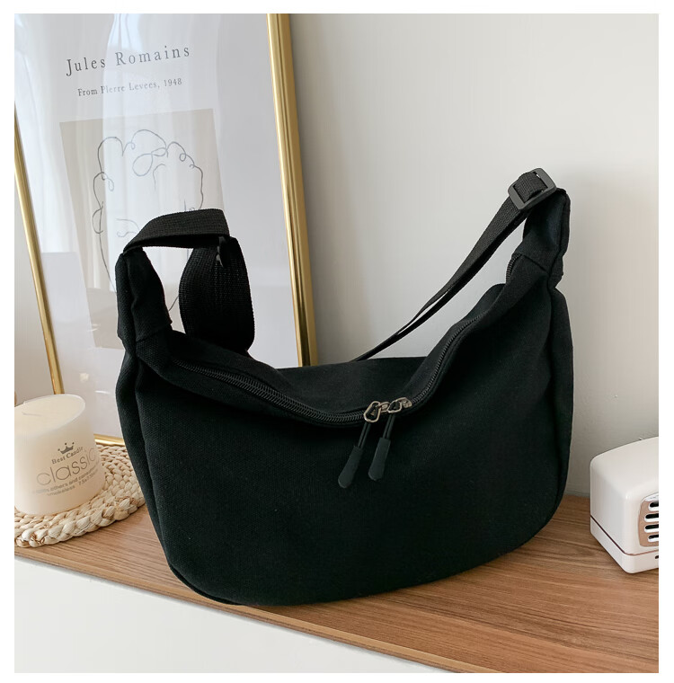 斜肩包男学生帆布纯色斜挎包女原宿港风暗黑风极简百搭潮单肩包真章
