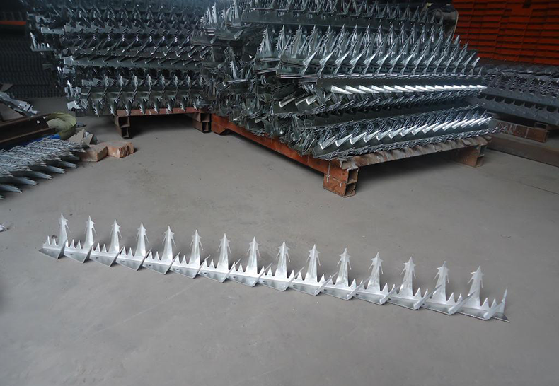 瑾禾 防爬刺别墅围墙围栏刺倒刺不锈钢防爬刺钉热镀锌防盗铁刺尖刺带