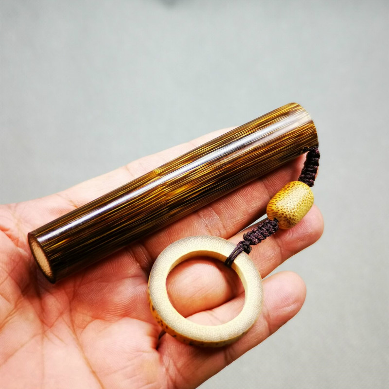 欧阳先生精品老金丝竹实心手把件纯手工精磨玉竹子挂件配斑竹指环竹雕
