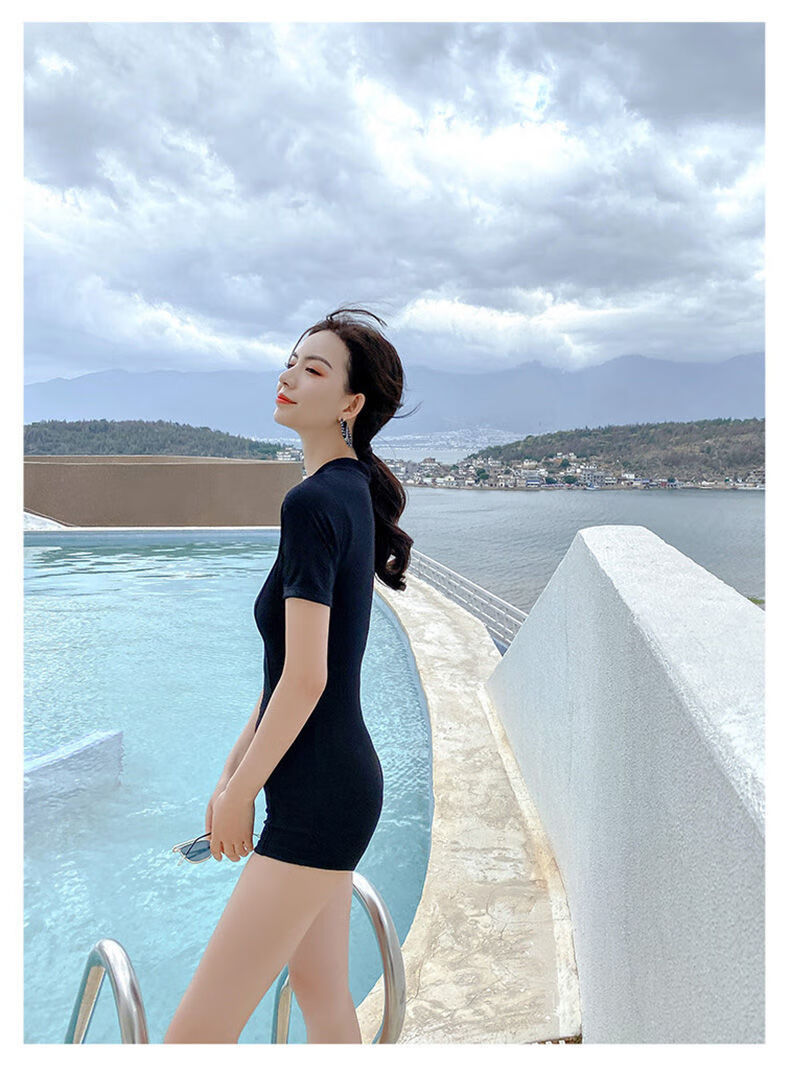 巾语泳衣女22休闲风游泳衣女连体泡温泉保守学生上课遮肚显瘦初中生