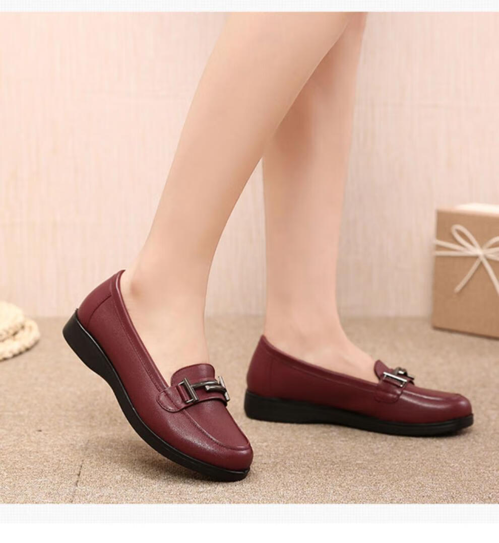 大码女鞋4043宽胖脚皮鞋妈妈平底单鞋小码肥真中年妇女特大号软底中