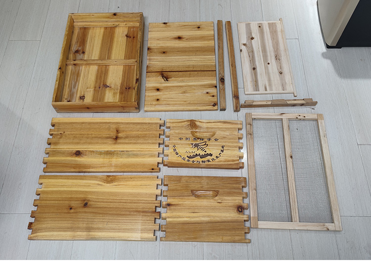 新式中蜂蜂箱小型七框诱蜂桶标准杉木煮蜡蜜蜂箱全套养蜂土蜂密箱