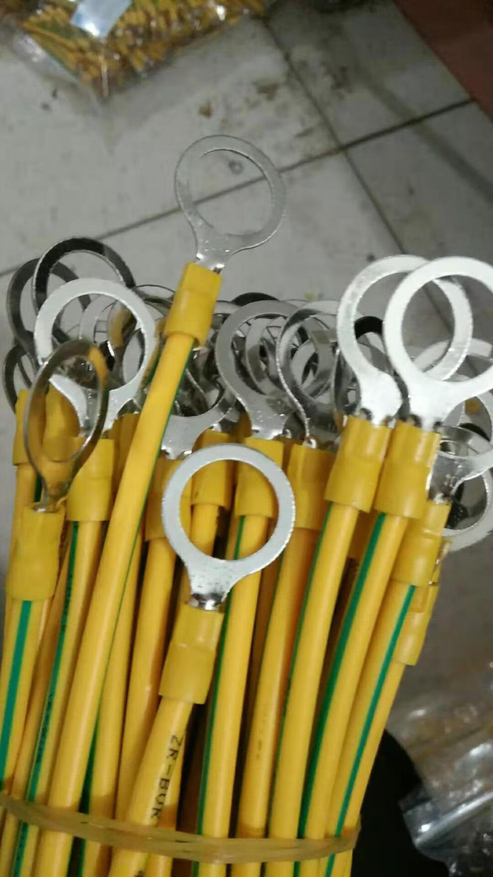 桥架连接线光伏接地线4平方黄绿双色配电箱过门跨多股软铜接地线4平方