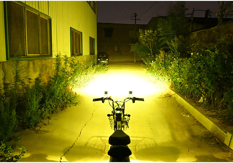 摩托车灯透镜射灯超亮led大灯外置切线强光铺路灯黄光a36射灯2盏车篮