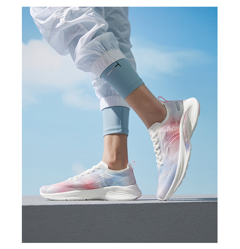 安踏氢跑30安踏跑步鞋女运动鞋新款轻便透气休闲鞋软底跑鞋女鞋黑7385