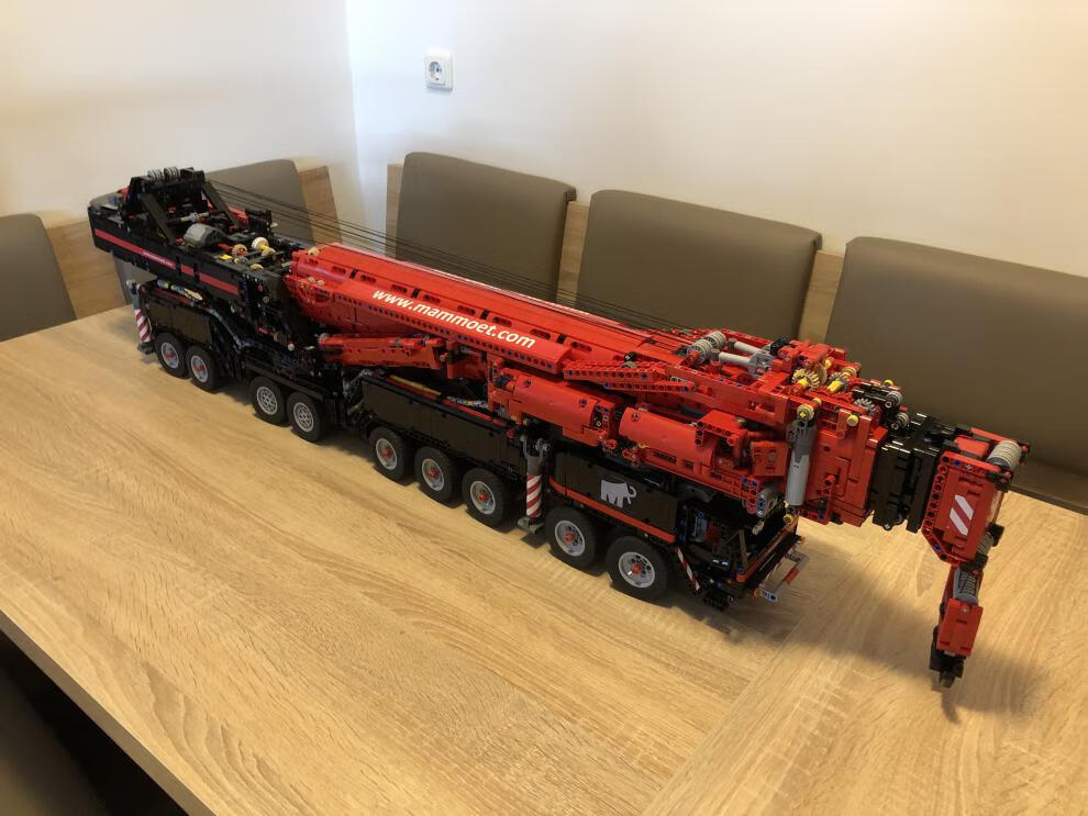 乐·高吊车利勃海尔 利勃海尔11200吊车起重机moc-20920适用科技积木