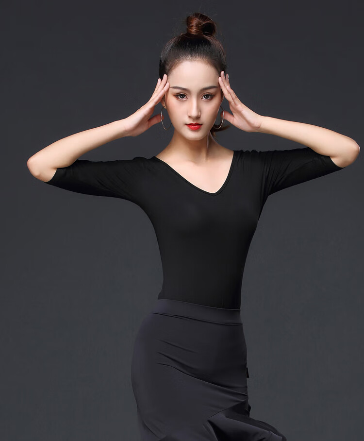女2021拉丁舞服装新款上衣网红服装摩登舞练功服女国标舞黑色长袖秋