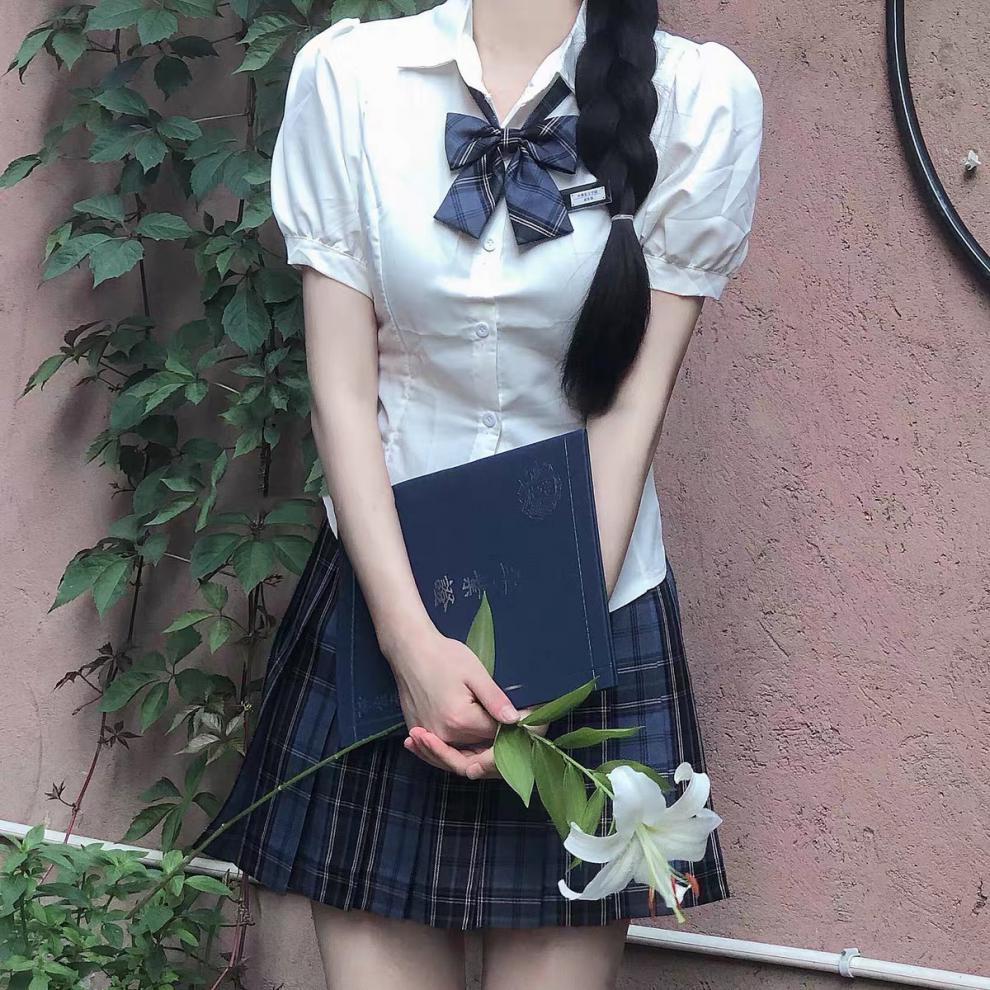 oeing女王轻奢辣妹纯欲风显瘦收腰衬衫女学生jk制服学院风短款别致