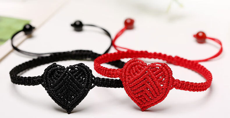 滴滴酷酷爱心红绳手工编织手链心形情侣款手串本命年转运饰品女情人节