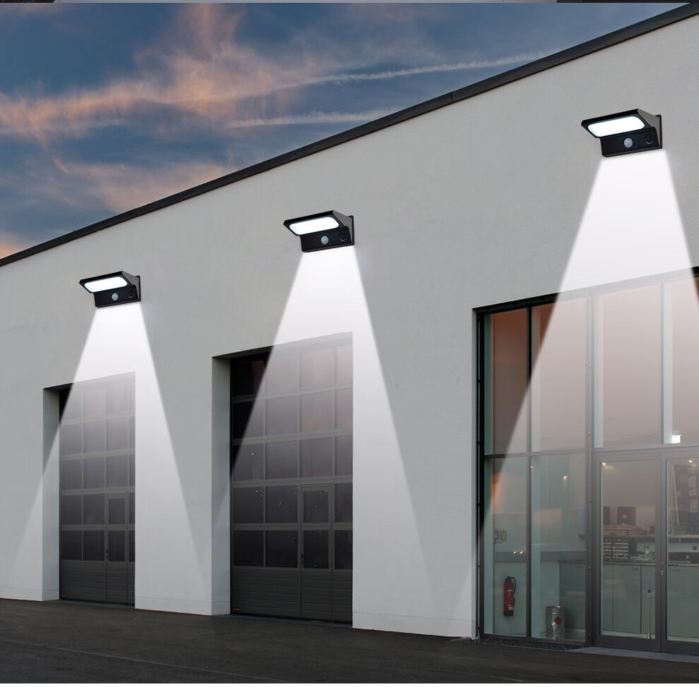 雷士照明太阳能灯壁灯户外防水投光灯室外家用庭院道路照明灯三头广角