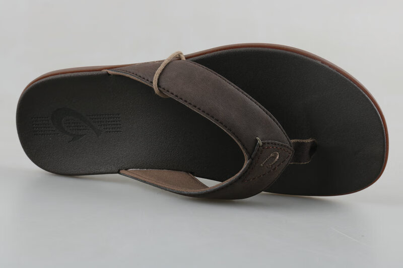 春季适用场景:休闲款式:包头拖鞋风格:可爱风制鞋工艺:注压鞋鞋底材质